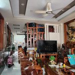 Bán nhà mặt tiền đường 10 trung tâm hành chính dĩ an bình dương 100m2 dts 273m2 giá 7.8ty