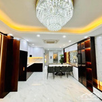 Chính chủ bán nhà cầu giấy 40m-5 tầng -ngõ nông , căn góc sát phố- ô tô đỗ - cạnh công viên