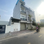 Chính Chủ Bán Gấp Nhà 3 Tầng,Diện Tích62M2,Mặt Tiền4.2M, Gần Công Viên, Hồ Điều Hòa, Trường Học