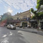 Cho thuê nhà mặt tiền 15m phố điện biên phủ, vỉa hè để xe rộng rãi. gần cà phê highlands