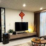 Chính chủ cho thuê căn hộ golden land, 3 phòng ngủ full đồ 130m2