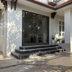 Cho Thuê Bt Vườn Đào Ngõ 689 Lạc Long Quân T.h 165M,4T,Mt10, 6 Phòng Ngủ 4 Vệ Sinhnội Thất Cơ Bản Giá 52 Triệu