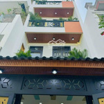 Đi Nước Ngoài Định Cư Bán Gấp Nhà Ở Đường Hoa Sứ, Phường 7, Phú Nhuận, Giá Bán 2 Tỷ 300 Triệu.