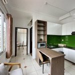 Cho thuê căn hộ quận phú nhuận_1 phòng ngủ hai cửa sổ đón nắng gió trời_tại đường lê văn sỹ