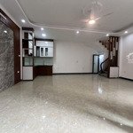 Bán nhà mới đẹp cổ linh long biên - gần aeon mall - ô tô đỗ cổng - 44m2 giá 6,95 tỷ