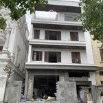 Bán biệt thự kđt việt hưng giang biên 190m mặt tiền 9.5m 4 tầng thang máy hướng đb