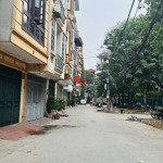 Cần bán nhanh nhà phố nguyễn văn huyên, ô tô kinh doanh,diện tích75m2, 4 tầng, mặt tiền 8m.