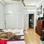 Bán nhà Lê Văn Sỹ, Quận 3, hẻm xe hơi, 5 Tầng, 74m2, ngang 4.5m, 8Pn, cho thuê 740tr/năm, 13.45 Tỷ