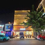 Bán Nhà Mặt Tiền Siêu Khan Hiếm 5 Tầng Đinh Tiên Hoàng .Quận 1 _Dt 8X18 _Hdt 90 Triệu _Bán 55 Tỷ