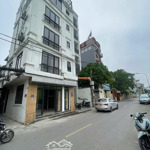 Nhà bát khối thạch bàn 82x6t, tm, ô tô tránh, lô góc, kinh doanh, vườn hoa, công viên 18 tỷ.