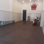 Cho thuê nhà nguyên căn tiền đường hoàng diệu, quận 4