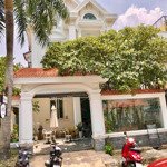 Biệt thự vườn mặt tiền đường số lâm văn bền q7