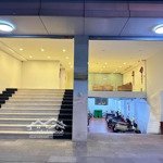 Pl hoàng quốc việt ô tô tránh, 118m², 9 tầngthang máy, mặt tiền 8,7m, có hầm,diện tích 300 triệu/tháng chỉ 43 tỷ