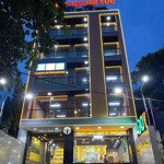 Bán khách sạn đường bạch đằng. dòng tiền khủng: 250 triệu/tháng. diện tích: 200m2(10x20m), hầm 7tầng. giá bán 49tỷ