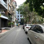 Bán Nhà Mặt Hồ Chùa Lángdiện Tích68 M 6 Tầng Thang May Mặt Tiền 4.2 M Giá Bán 33 Tỷ Vi Trí Siêu Đẹp View Hồ