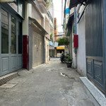 Chính chủ cần bán gấp nhà q4 1 trệt 2 lầu, full nội thất cao cấp, giá chỉ 4.8 tỷ!