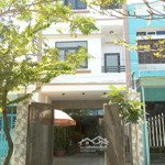 Trống căn hộ hộ cho thuê, phòng rộng thoáng có cửa sổ diện tích: 20 m2