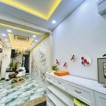 Nhà chính chủ, chưa qua đầu tư thiết kế siêu đẹp trung tâm quận 10