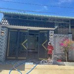 Cấp 4, sổ hồng riêng sẵn, giá công chứng 1tỷ655, gần bến xe miền tây, trả trước 500tr công chứng