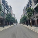 Chính chủ cần sang nhượng biệt thự ,căn góc, phố biển 3, vinhomes ocean park 3. 120m2, 4 tầngmặt tiền8m.