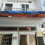 Bán gấp nhà riêng bà hom, q.6, 56m2, 2 tầng, 4 p.ngủ, hẻm trước nhà 4m, chỉ nhỉnh 3 tỷ.