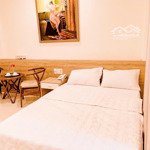 Khách sạn căn hộ đường trường sa,diện tích100m2, nhà 5 tầng, giá bán 13,5 tỷ. liên hệ: 0984 939 383.