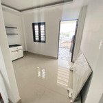 Căn hộ 1 phòng ngủ ban công ngay phan đình phùng , gần khu ẩm thực phan xích long, giáp quận 1