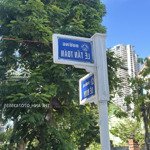 đât biển. đường rộng 7.5m. khu phố biển mỹ khê. thích hợp xây căn hộ khách sạn