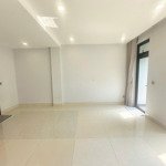Cho thuê văn phòng 80m2 giá bán 11 triệu / tháng , đã chia sẵn 2 phòng có thang máy , hầm để xe