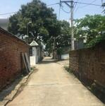 - bán đất xã đông yên 199 m2, mt 10 m, oto vào tận đất , giá chỉ 3.255 tr