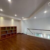 Cho thuê căn hộ penhoues E4 Ciputra Hà Nội 220m2 4 phòng ngủ full nội thất giá 50 triệu/tháng LH 0969866063