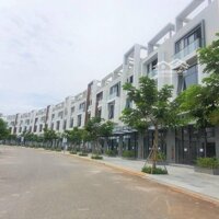 Sang Nhượng Nhà Phố View Biển, Khu Đô Thị Mũi Né Summerland, Sổ Hồng Trao Tay, Liên Hệ: 0943048068