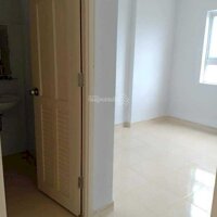 Bán Gấp Ch Hoàng Quân Plaza, Giá 950 Tr/2Pn/ 2 Vệ Sinh Bao Phí Sang Tên Tại Cđt. Liên Hệ: 0934 63 64 39