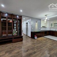 Biệt Thự Mỹ Đình 2 ,Diện Tích180M2 , Nhà 3,5 Tầng Giá 30 Triệu/Th .Lh Thanh 0987265587