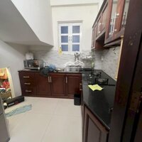 Cho Thuê Nhà Nguyên Căn Hẻm Phố Tây
- Diện Tích Sàn:55M2 Ngang 4,5M, Dtsd: 275M2 , Gồm 5Pn