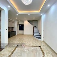 Bán Nhà Tư Đình, Long Biên 40M2* 5T 4.2 Tỷ. Nhà Mới Đẹp, Thiết Kế Hiện Đại, Oto Audi Đỗ Cửa.