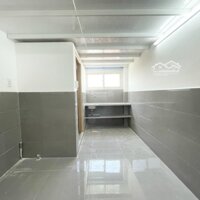 Cho Thuê Phòng Trọ 18M2, Có Gác Và Cửa Sổ Rộng Và Thoáng Gió Đường B6, Làng Đại Học Abc, Pk, Nb