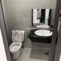 Cho Thuê Nhà Mặt Tiền 98 Bàu Cát, Phường 14, Quận Tân Bình. Dtsd 300M2