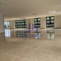 Cho Thuê Sàn Văn Phòng 250M2 Mới 95% Gần Cục Thuế Hcm Có Máy Lạnh, Thang Máy Giá Bao Rẻ Nhất