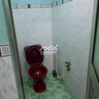 Cho Nữ Thuê Phòng, Toilet Riêng Trong Phòng.