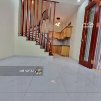 Nhà Mới 4T 32M2 Chỉ 1.55 Tỷ Cách 1 Nhà Ra Đường Ô Tô Qua . Cách Ql6 500M . Liên Hệ: 0961418282