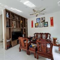 Chính Chủ Vì Đi Nơi Khác Sinh Sống Cần Bán Gấp Villa DT sàn 335,9m2 , 3 tầng, 06 phòng ngủ Đẹp Ở P13, Quận Bình Thạnh.