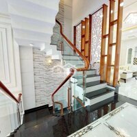 Nhà Nở Hậu.1 Trệt 1 Lầu 1 Tầng.đường Bùi Minh Trực