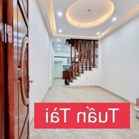 Cho Thuê Nhà Bát Khối, Tư Đình Long Biêndiện Tích35M2 X 5.5T Giá 10. 5 Triệu/T