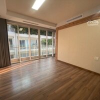 Văn Phòng Sala Cho Thuê Giá Tốt 4500$ Triệu/ Tháng