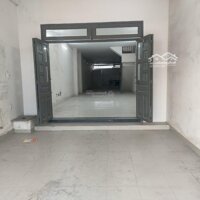 Nhà 5X30M Suốt, Trệt Lầu, Nền Gạch Men, Trần La Phông, Cont 40F