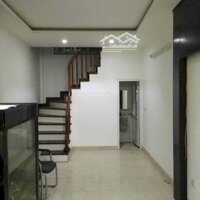 Cho Thuê Nhà Nguyên Căn Phố Đào Tấn, Linh Lang, 60M2*5T. Ô Tô Đỗ Cửa. Đủ Tiện Nghi. Giá: 21 Triệu/Tháng.