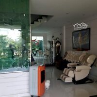 Cho Thuê Nhà Đường D4 Kdc Him Lam, P Tân Hưng, Q7. Liên Hệ 0915568538 Xuyến