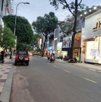 Mở Showroom,Phòng Tranh,Thời Trang 4,5X23M 3Tầng**