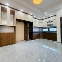 Bán Nhà Mới Đường Cầu Giấy 58M2 X 7 Tầng Thang Máy, Gara Ô Tô 7 Chỗ, Cách Phố 1 Nhà, Chỉ 15,9 Tỷ